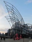 夕暮れの国立国際美術館 入口